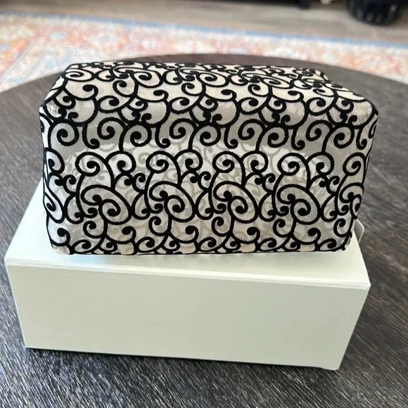 Blush Crush cosmetic bag - Picture 3 of 5